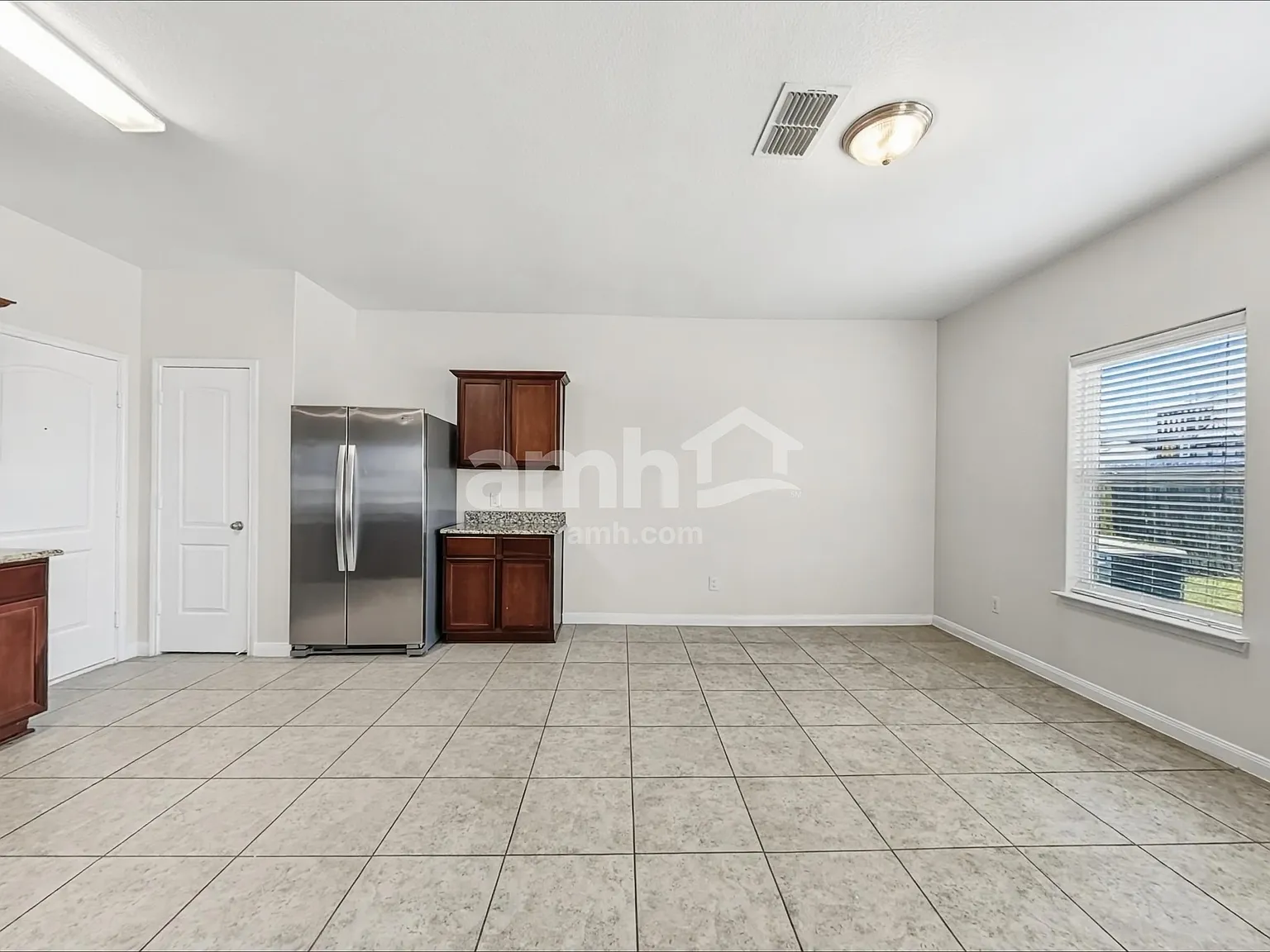 3 bed, 2.5 bath, 2008 sqft, $2,265 — Photo 4
