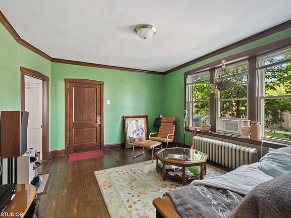 2nd image of 3853 W Wellington Ave #1R