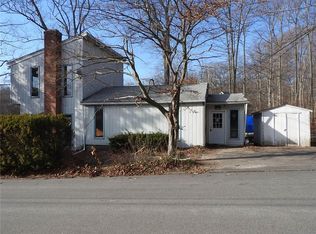 22 Mohican Trl, East Hampton, CT 06424