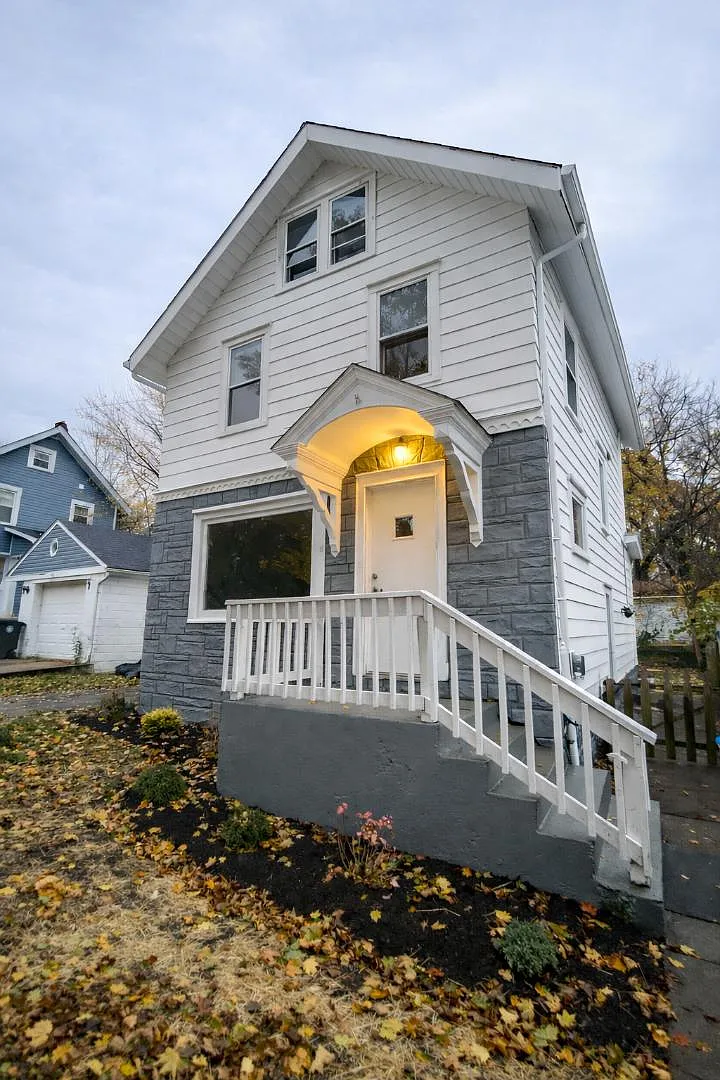 69 E Lowell Ave — Photo 1