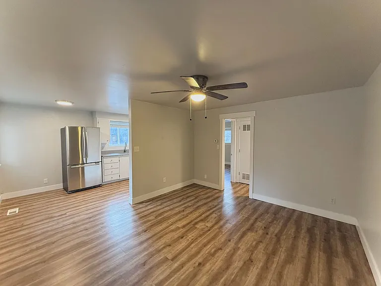 181 E Helm Ave #B — Photo 5