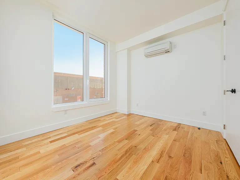 33 Franklin St #235 — Photo 6