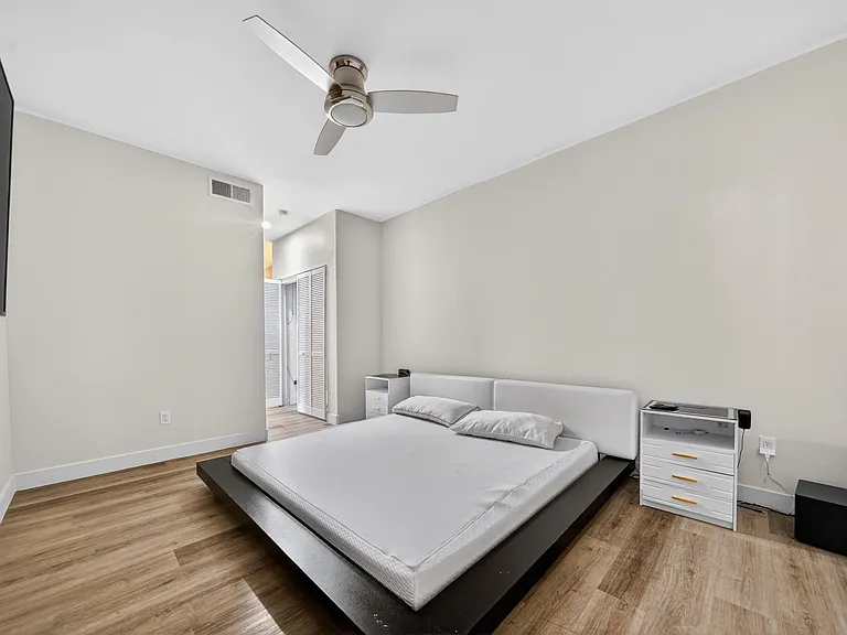 5650 E Sahara Ave #2060 — Photo 16
