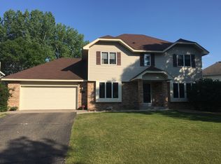 316 Oak Hill Dr, Shoreview, MN 55126