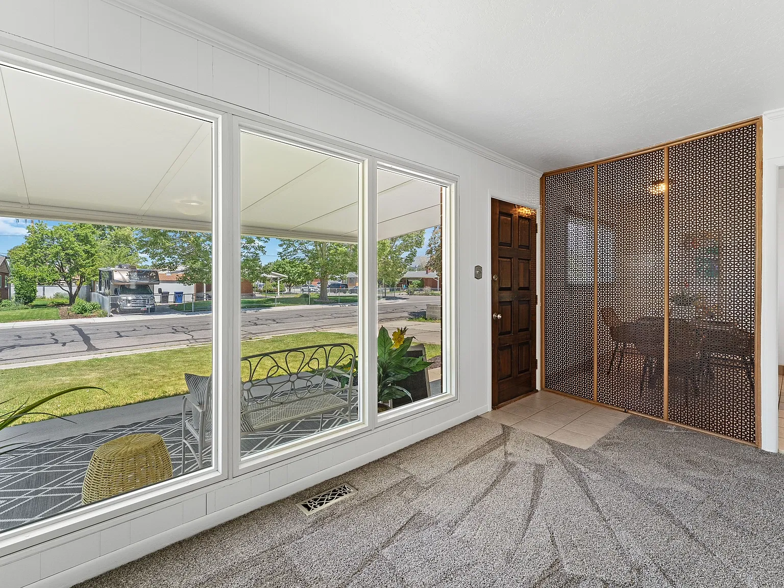 2 bed, 1500 sqft, $2,200 — Photo 2
