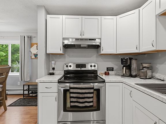 5th image of 172 Ayer Rd #A