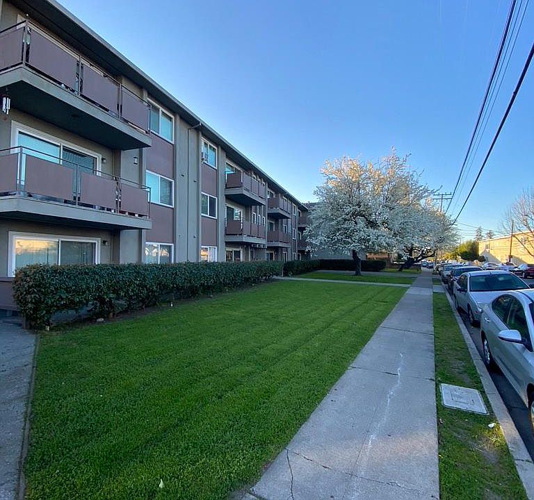 2nd image of 240 Linden St #309
