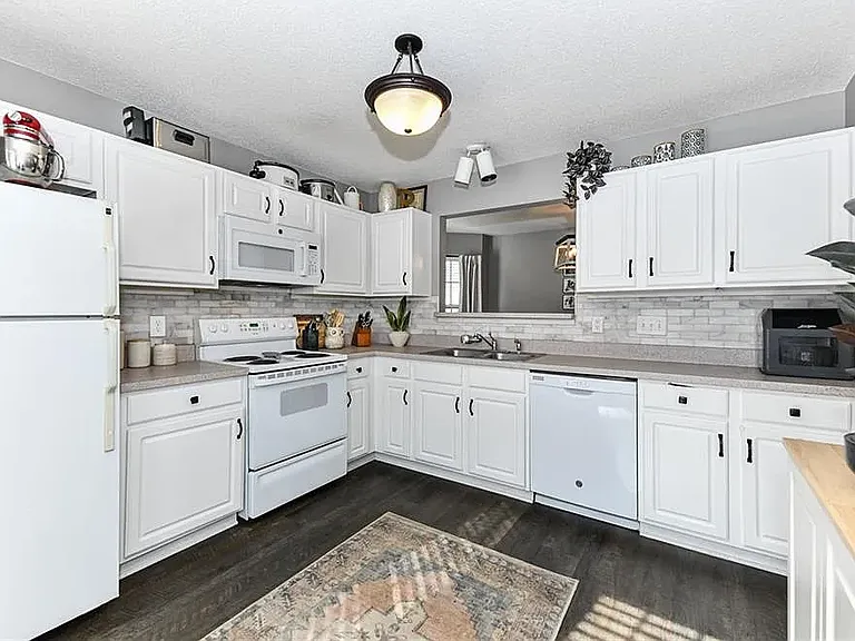4432 River Forest Ln — Photo 5