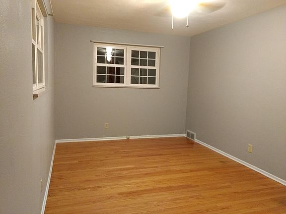 5th image of 6310 Famous Ave