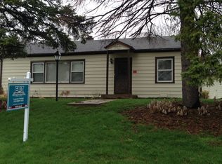 215 Fairway Rd, Lake Zurich, IL 60047