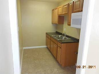 2nd image of 13 W 12th St Unit 2