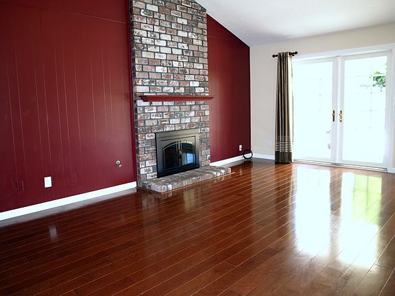 3rd image of 1519 Crestmont Oak Dr