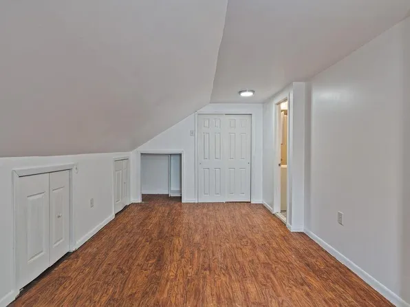 337 Summit Avenue image 23 of 25