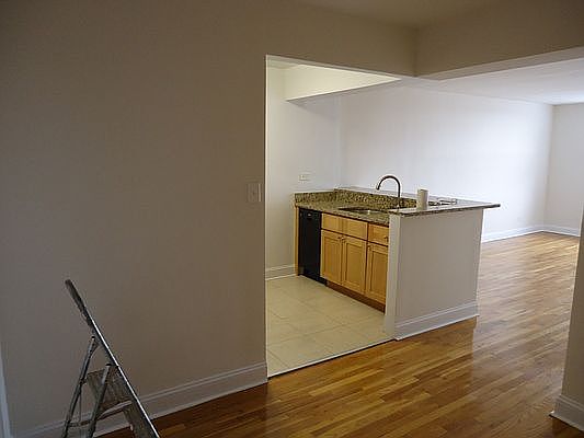 5th image of 142-10 Hoover Ave APT 302