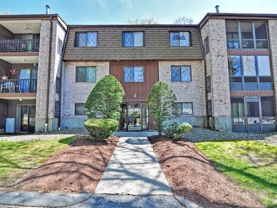 3 Greenbriar Dr APT 103, North Reading, MA, 01864