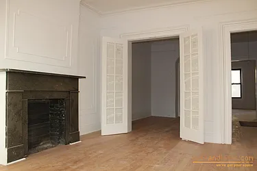 Rented by aptsandlofts.com
