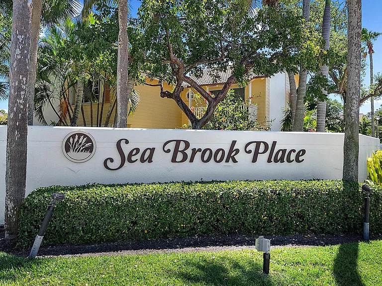 213 Seabreeze Cir — Photo 22