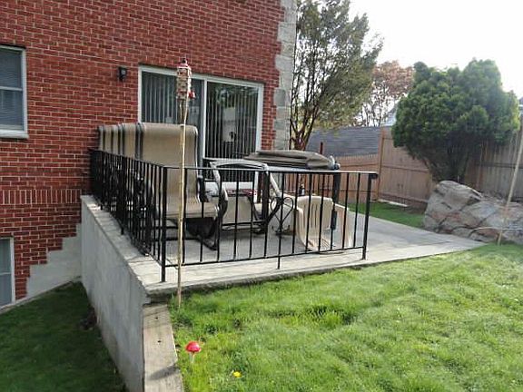 4th image of 36 Florence Ave #1