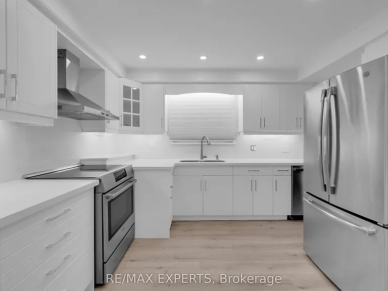79 Louisa St #UPPER — Photo 9