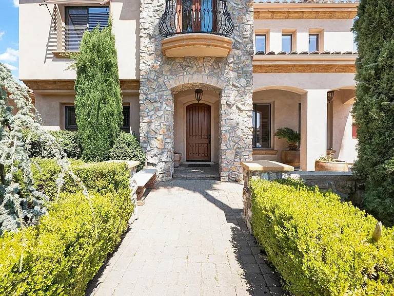 109 Palomares Ct — Photo 3