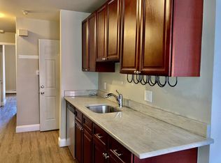 504 Bainbridge St, Philadelphia, PA 19147