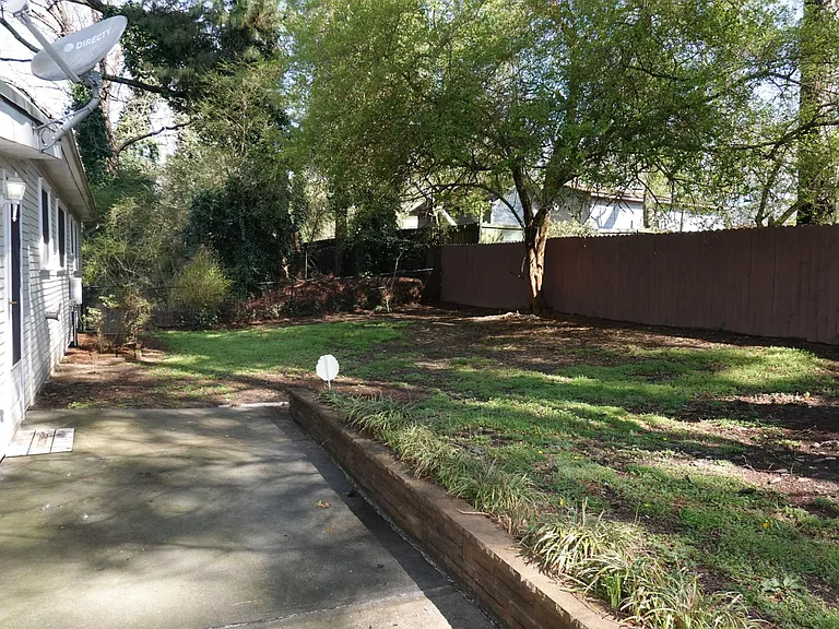 116 Woodland Ct — Photo 3