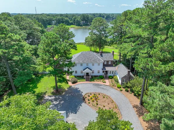 18306 Hermitage Rd, Onancock, VA 23417