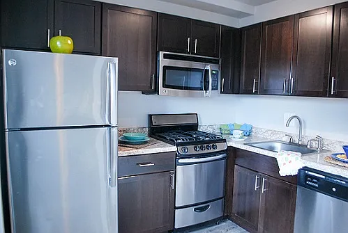 611 Park Avenue Photo 1