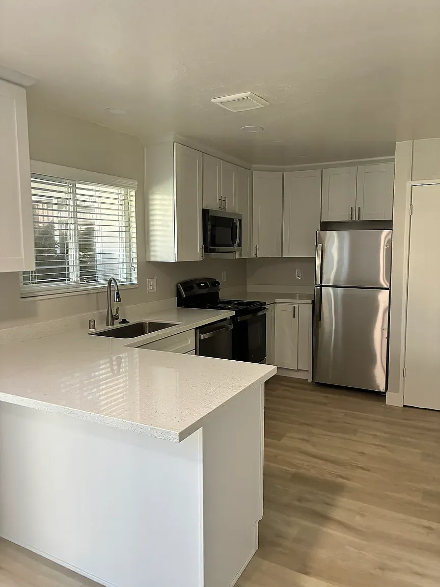 3 bed, 1200 sqft, $1,325 — Photo 2