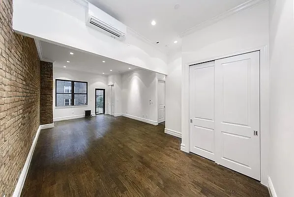 Rented by REAL New York | media 12