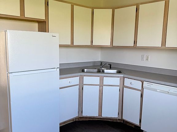 4th image of 1710 Harding St #1