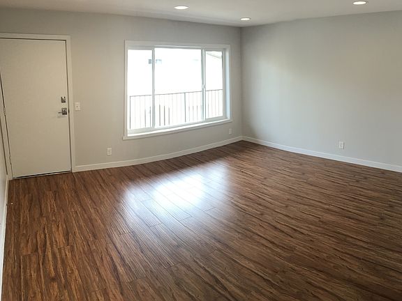 3rd image of 260 S Avenue 55 APT I