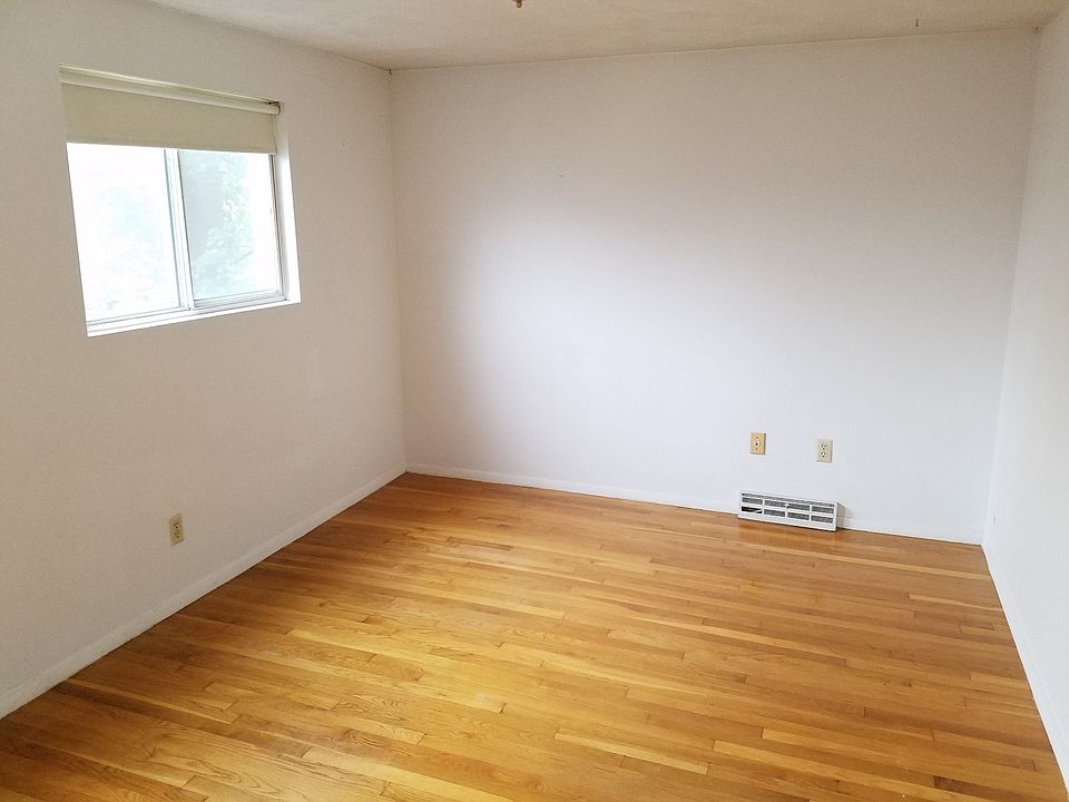 2nd image of 70 Prospect St #00