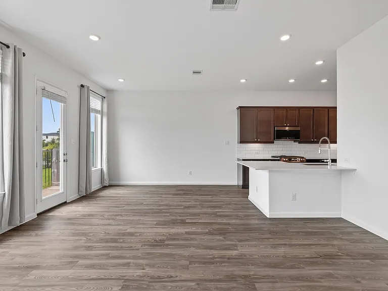 5634 Amber Brook Ln — Photo 9