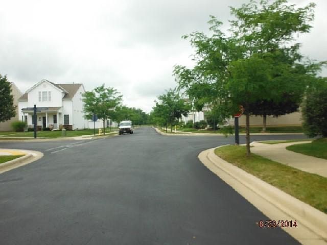 1st image of 879 Summerville Dr