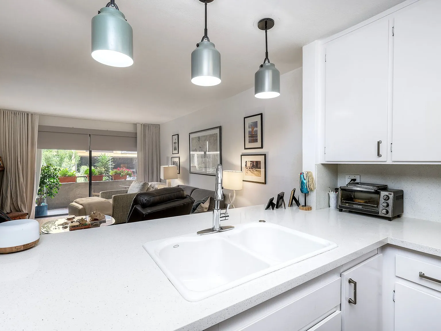 1 bed, 755 sqft, $2,800 — Photo 3