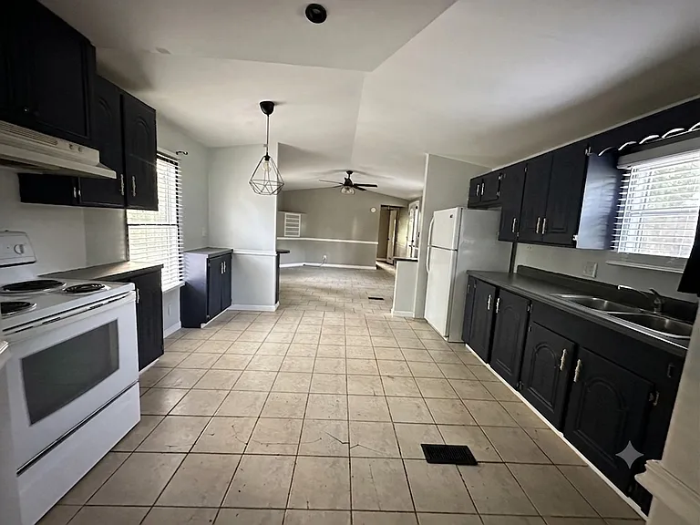 11411 Speights Chapel Rd — Photo 3