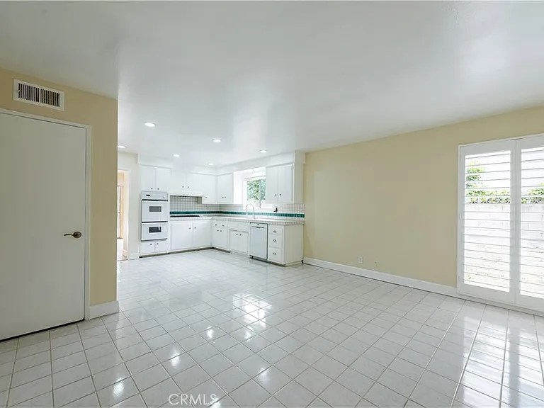 24221 Hatteras St — Photo 20