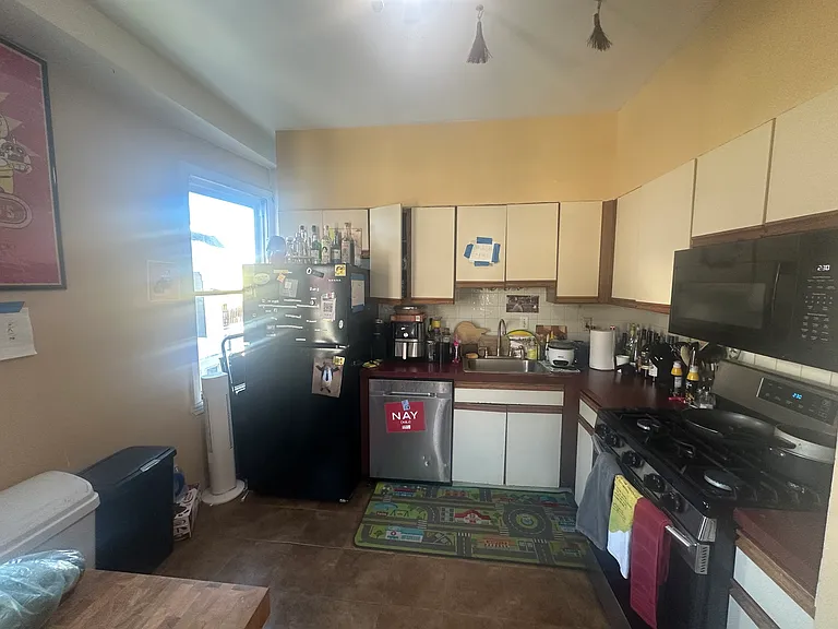 30 Hawthorne St #2 — Photo 6