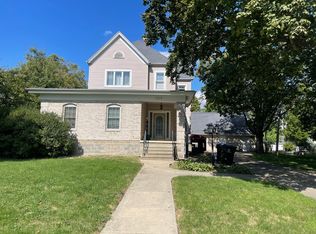 1302 E Grove St, Bloomington, IL 61701