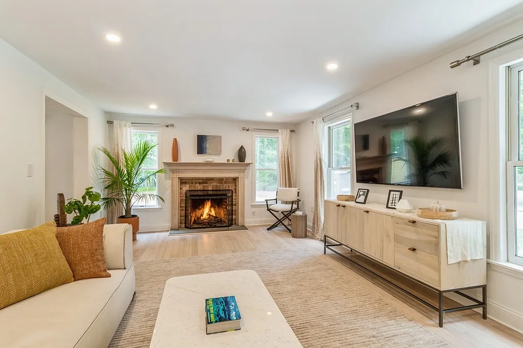 New East Hampton Renovation — Photo 4