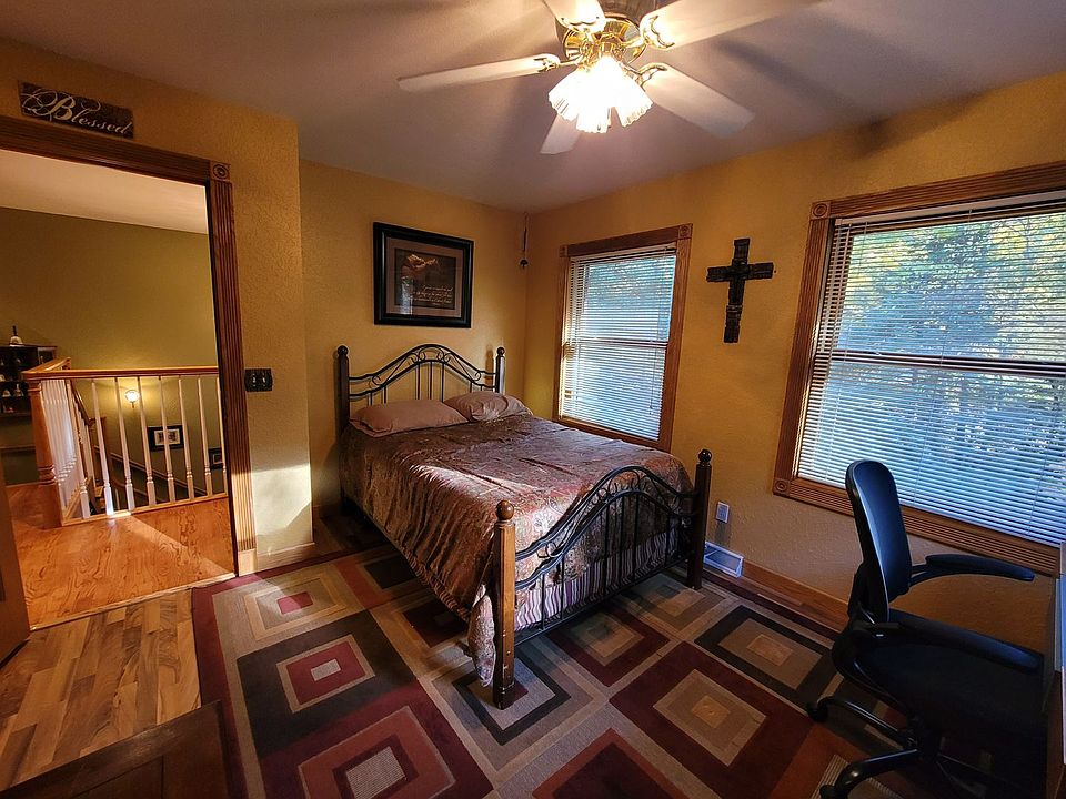 1st image of 222512 Starflower Dr #3