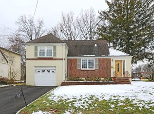 27 Edgewood Ave, Springfield, NJ 07081