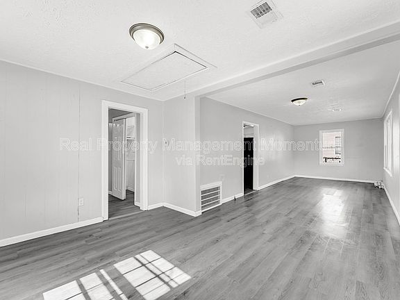 3rd image of 2804 W Washita St