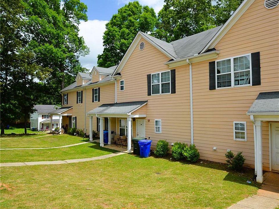 1st image of 1723 Bob White Ln SE