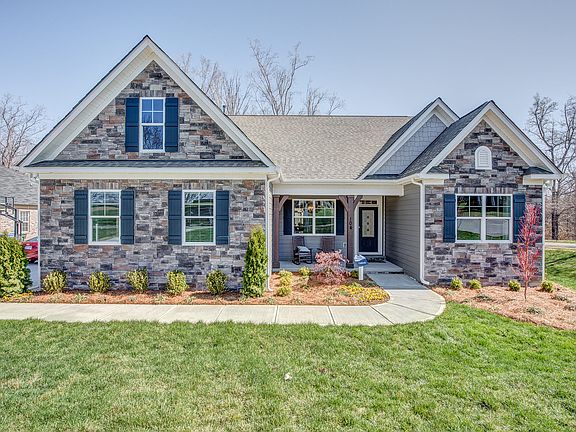 These photos are representative of this floor plan, but all options may not be available in every co