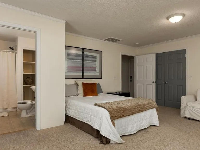 4712 Montview Dr — Photo 3