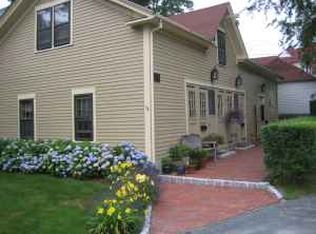 72 Webster St APT 11, Newport, RI 02840