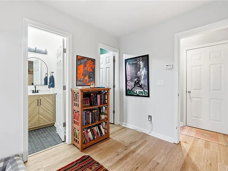 1149 Liberty Pkwy NW — Photo 5