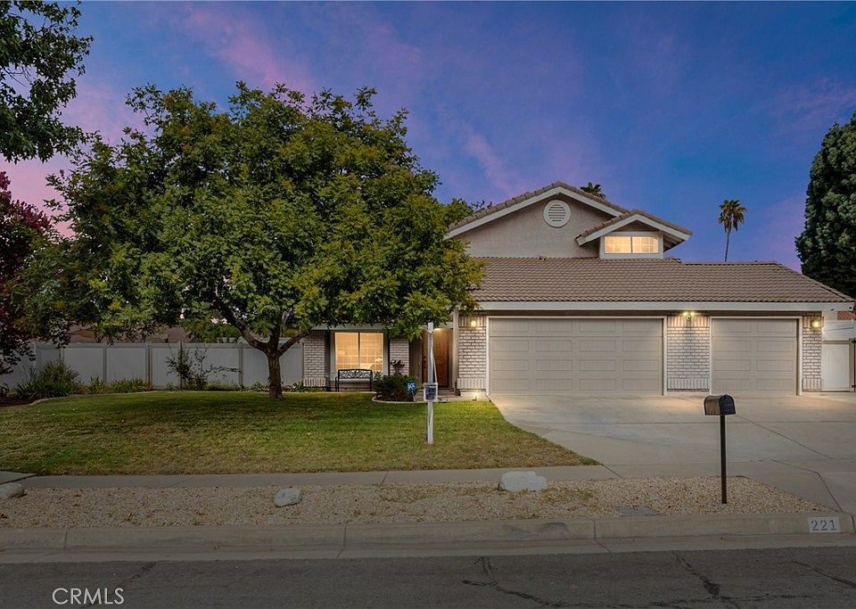 1st image of 221 Jesse Way